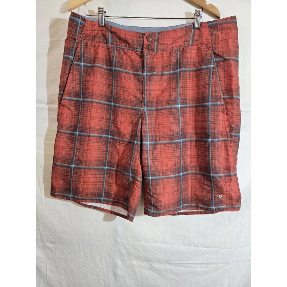 Columbia Men's Red Plaid Outdoor Shorts Size 38W